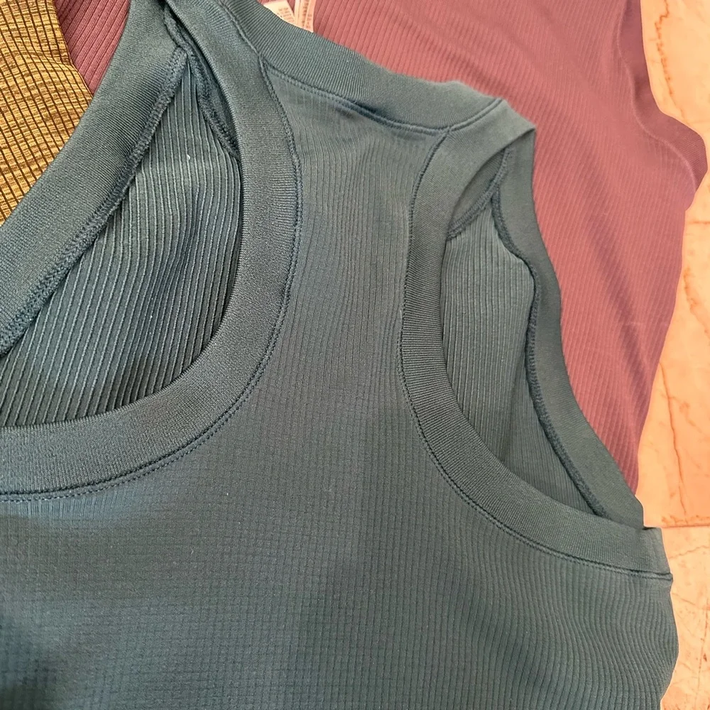 Bundle Of Athleta Renew Racer Back Tank Tops All Sz M - Picture 7 of 9